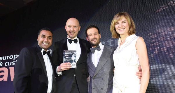 ecccsa.Large Contact Centre Winners Vodafone Italia with Fiona Bruce.nov.2016.1